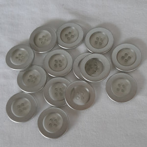 Button Singles - Plastic 22mm "Silver/Clear Center" by Flair Accessories